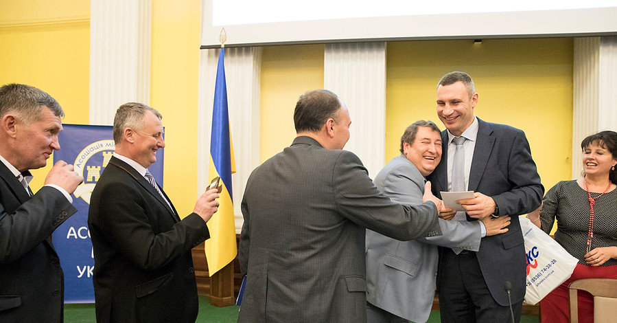 Мэра Киева Виталия Кличко перевыбрали Главой Ассоциации городов Украины