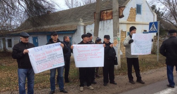 Экс-сотрудники МВД перекрыли трассу Одесса-Рени и требуют поднять пенсии