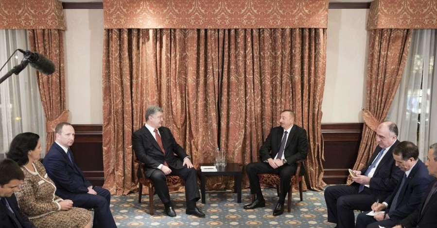 Порошенко и Алиев договорились усилить торговое сотрудничество