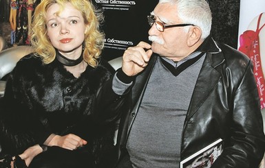 Армен Джигарханян из-за жены отрекся от родной сестры