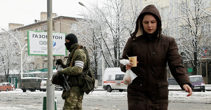 Переворот в Луганске, день четвертый: меньше военных на улице и раскол в прокуратуре 