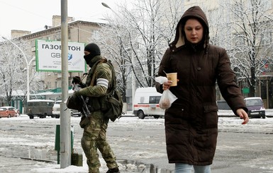 Переворот в Луганске, день четвертый: меньше военных на улице и раскол в прокуратуре 