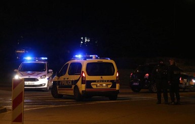 Французская полиция открыла огонь по машине с мигрантами
