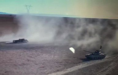 В сети появилось видео, как иракский танк обезвредил 