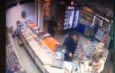 Продавщица магазина, который ограбил сын депутата: 