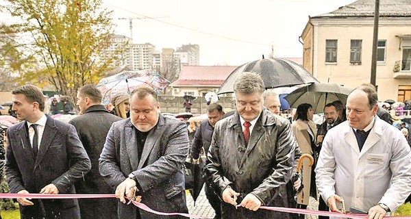 Визит Порошенко в Днепр: Президент увидел на Днепропетровщине результаты эффективной работы и децентрализации