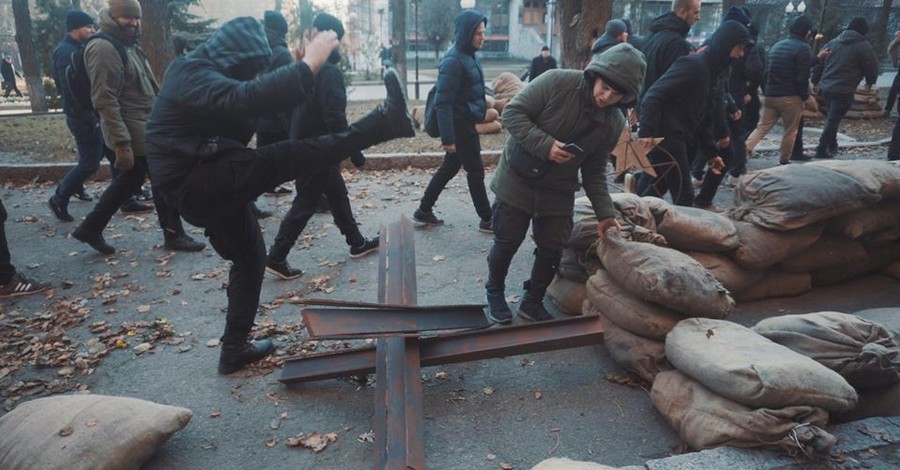 В Харькове разгромили съемочную площадку российского сериала, полиция никого не задержала