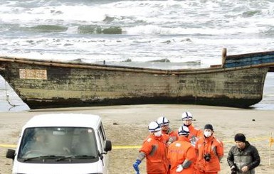 У берегов Японии нашли судно с человеческими скелетами
