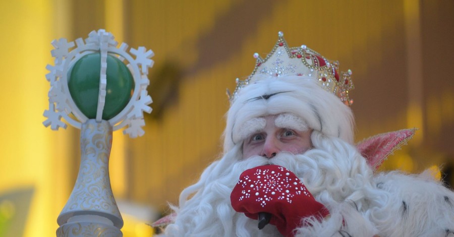 В России запрещают Дедов Морозов на утренниках в детсадах: 