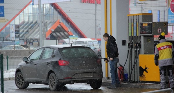 Прогноз цен на декабрь: бензин уйдет за 30 гривен и придут новые платежки