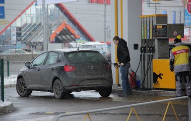 Прогноз цен на декабрь: бензин уйдет за 30 гривен и придут новые платежки