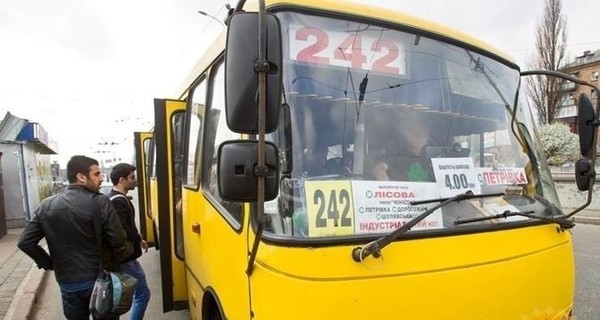 В Киеве до февраля ограничили движение по центральным дорогам