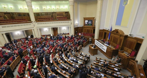 Впервые за четыре года бюджет принимали не под елочкой