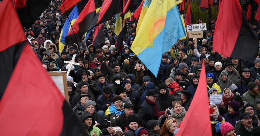 Сторонники Саакашвили устроили очередной марш протеста в Киеве