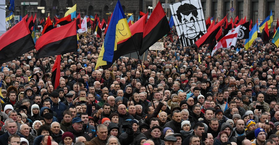 Участники марша в Киеве направились в СИЗО, где держат Саакашвили