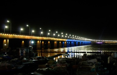 В Днепре презентовали уникальное динамическое освещение Кайдакского моста