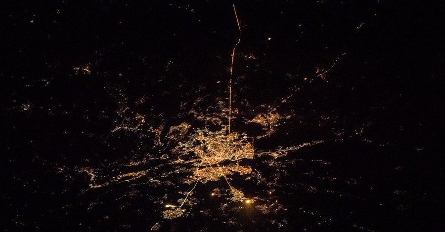 Как ночной Киев выглядит из космоса