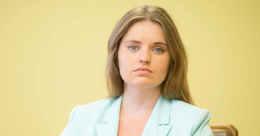 Виктория Страхова опровергла информацию о домогательствах к ней министра финансов