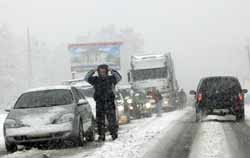 На Донецк надвигается непогода: снег, дождь и метель 