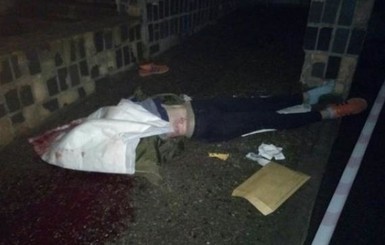 В Запорожье 15-летняя девушка выпрыгнула из окна после ссоры с парнем