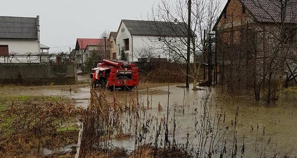 Из-за потопа на Закарпатье эвакуировали 170 человек