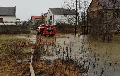 Из-за потопа на Закарпатье эвакуировали 170 человек