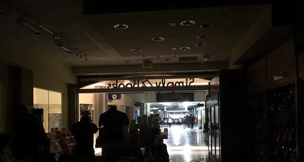 В самом загруженном аэропорту мира отключили электричество 