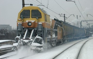Снегопад в Украине: 30 поездов задерживаются