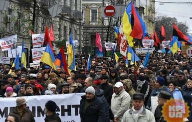 Почему Саакашвили сворачивает митинги и марши