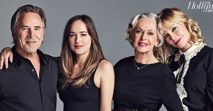 Три поколения актрис: Дакота Джонсон снялась для обложки с мамой и бабушкой 
