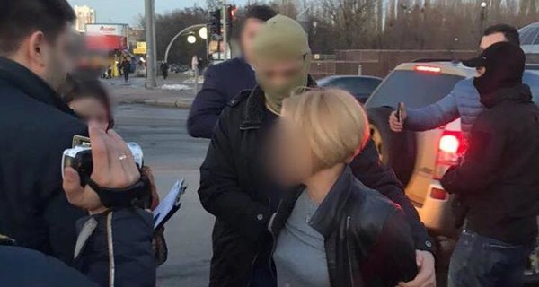 Киевскую чиновницу задержали за взятку в виде автомобиля