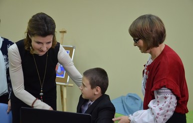 Марина Порошенко и Валентин Резниченко открыли первый в Украине инклюзивно-ресурсный центр для особенных детей