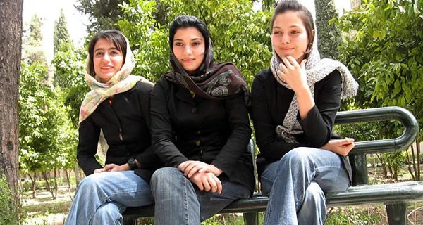 Иранских женщин больше не будут арестовывать за одежду