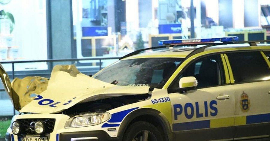 В Швеции подорвали полицейскую машину
