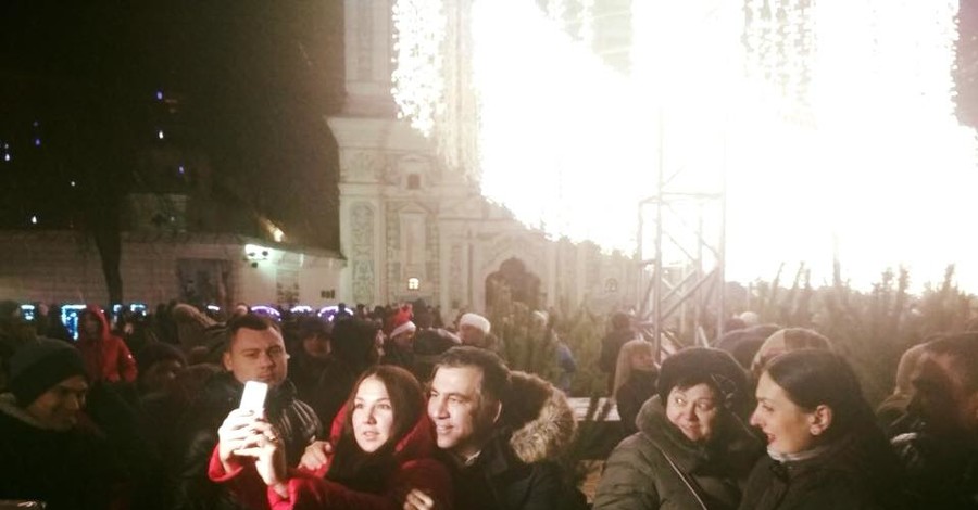 Саакашвили – как президент, Гройсман  - как оптимист: политики поздравили украинцев с Новым годом 