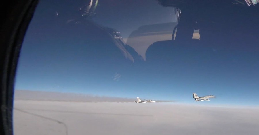 Армия США опубликовала видео перехвата российских истребителей Су-30