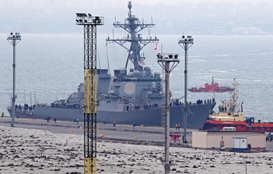 В Одесский порт вошел американский эсминец Carney