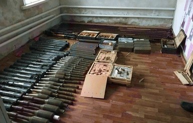 У луганской пенсионерки нашли дома целый арсенал оружия
