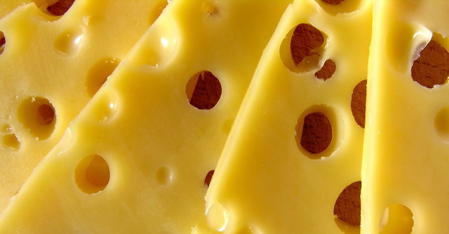 Весь польский сыр, который продается в Украине, признали фальсификатом