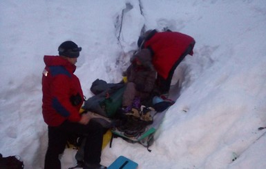 Спасатели Закарпатья о туристке, выжившей в 300-метровой пропасти: 