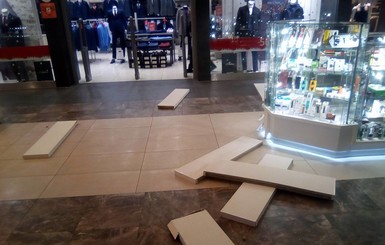 В Луцке обрушился потолок в торгово-развлекательном центре 