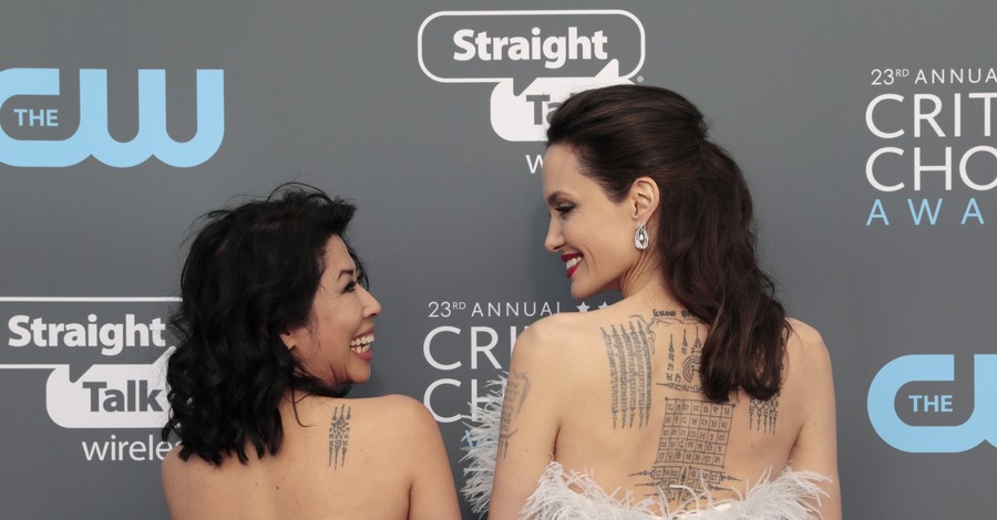 12 татуировок Анджелины Джоли