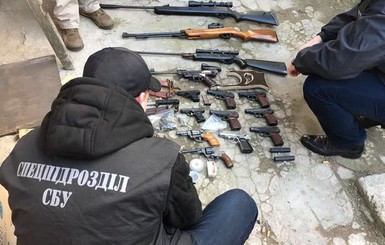 В Одесской области СБУ накрыла канал сбыта оружия