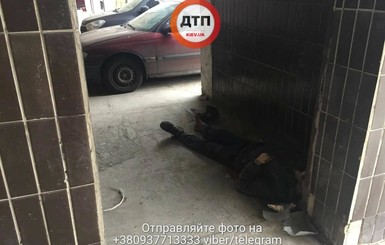 СМИ: киевлянин умер у входа в больницу из-за отказа медиков его лечить