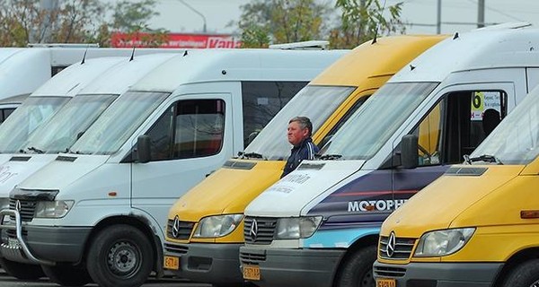 СБУ накрыла маршрутчиков, которые нелегально возили людей в Крым