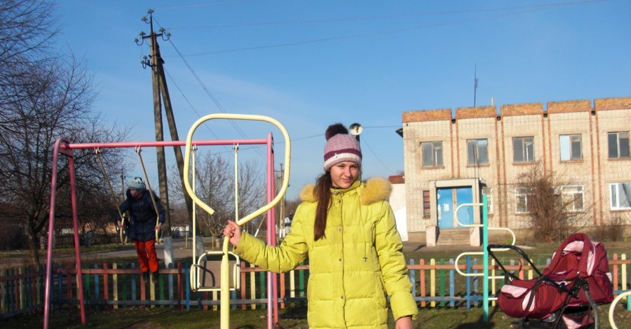 На Днепропетровщине в собственной спальне нашли убитой 11-классницу