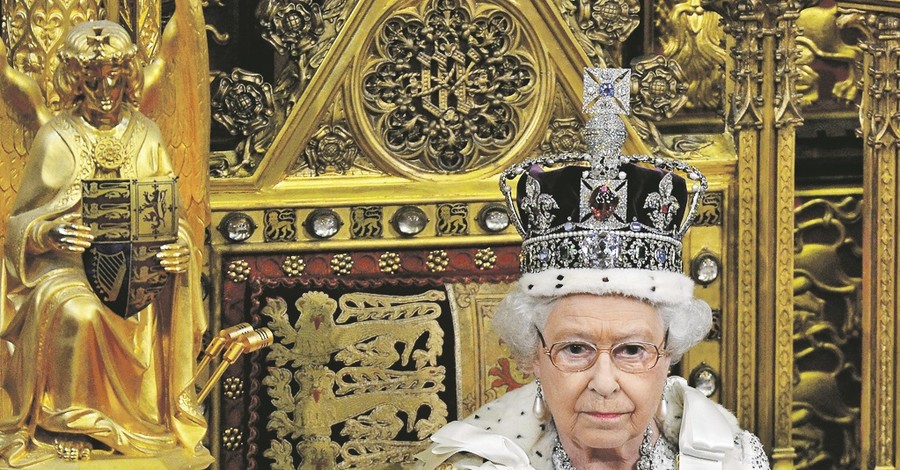 Бесценные королевские короны мира теперь почти никто не носит