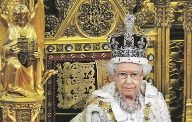 Бесценные королевские короны мира теперь почти никто не носит