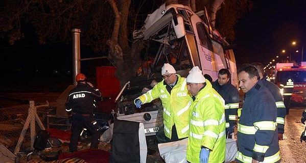 В Турции разбился туристический автобус: погибли 11 человек, 46 - травмированы