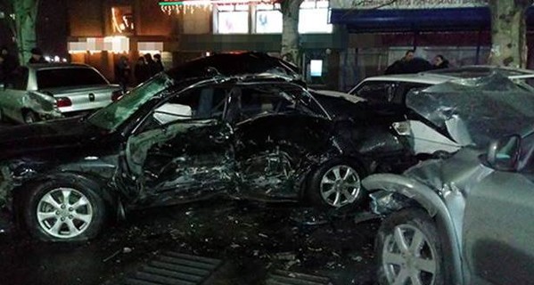В Мелитополе столкнулись сразу пять машин